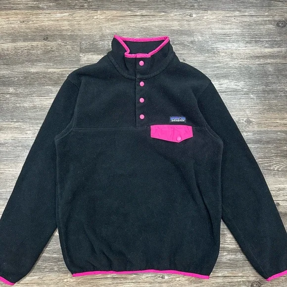Patagonia Synchilla Fleece Black And Pink Women's Size Small Pullover Snap - Picture 2 of 6